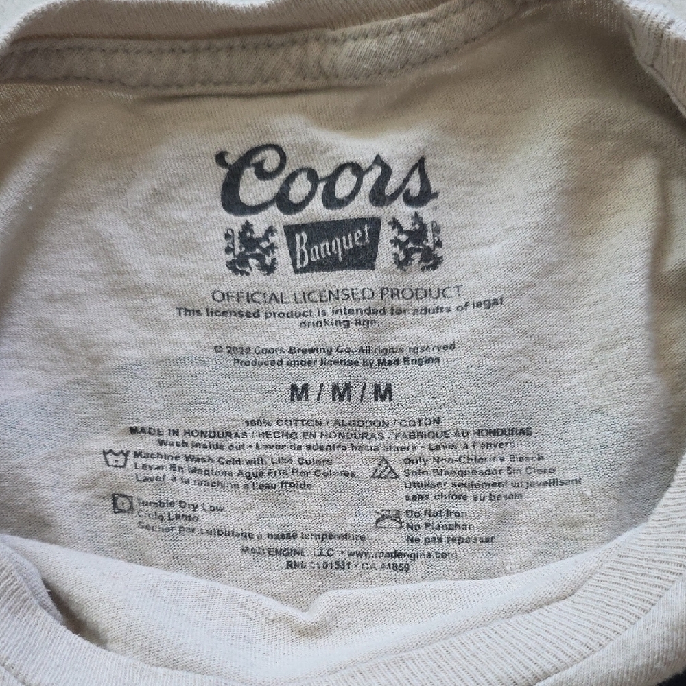 Coors Banquet Beer Graphic Tee Size Medium 100% Cotton Vintage Style - Picture 3 of 6